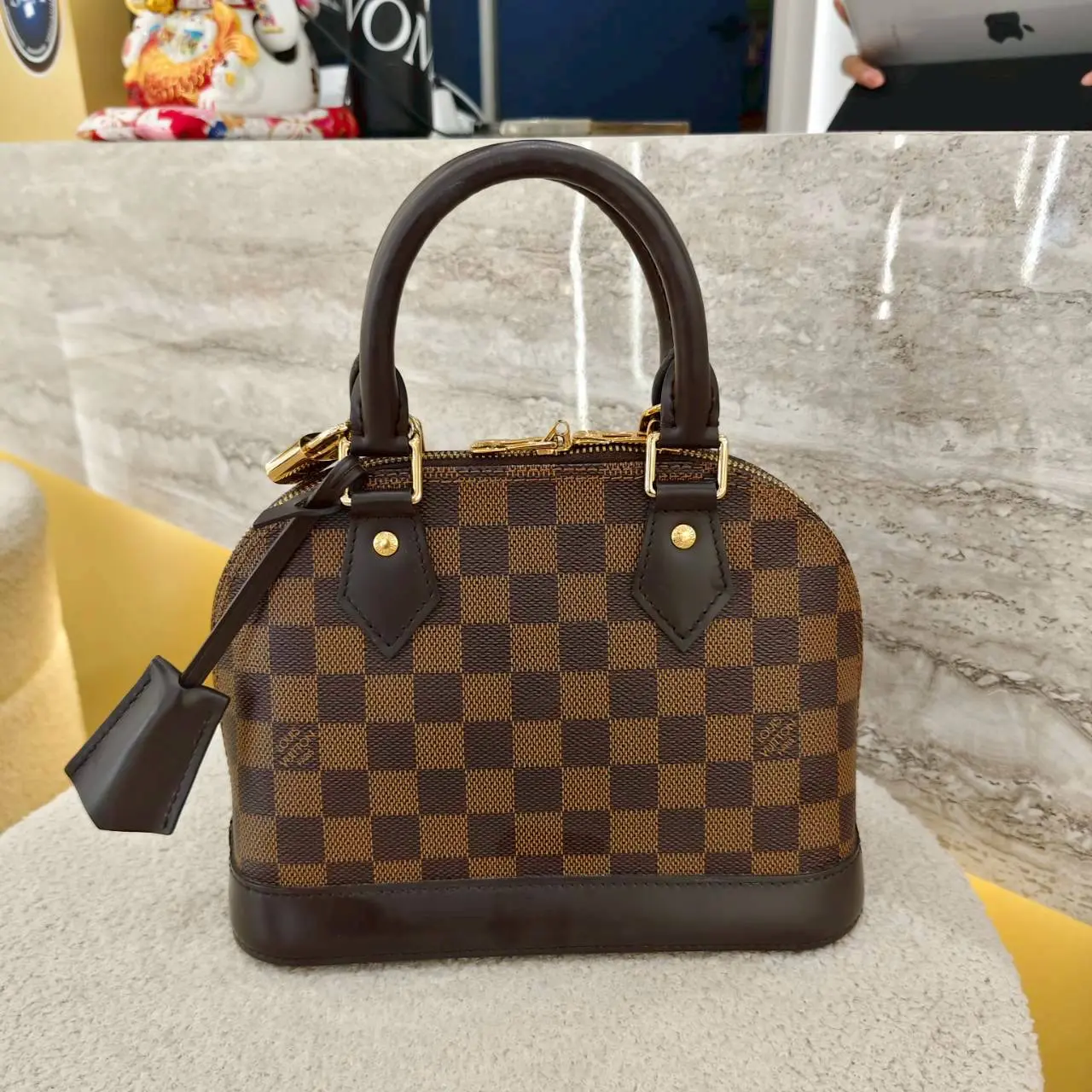 กระเป๋าหลุยส์รุ่นฮิต alma bag