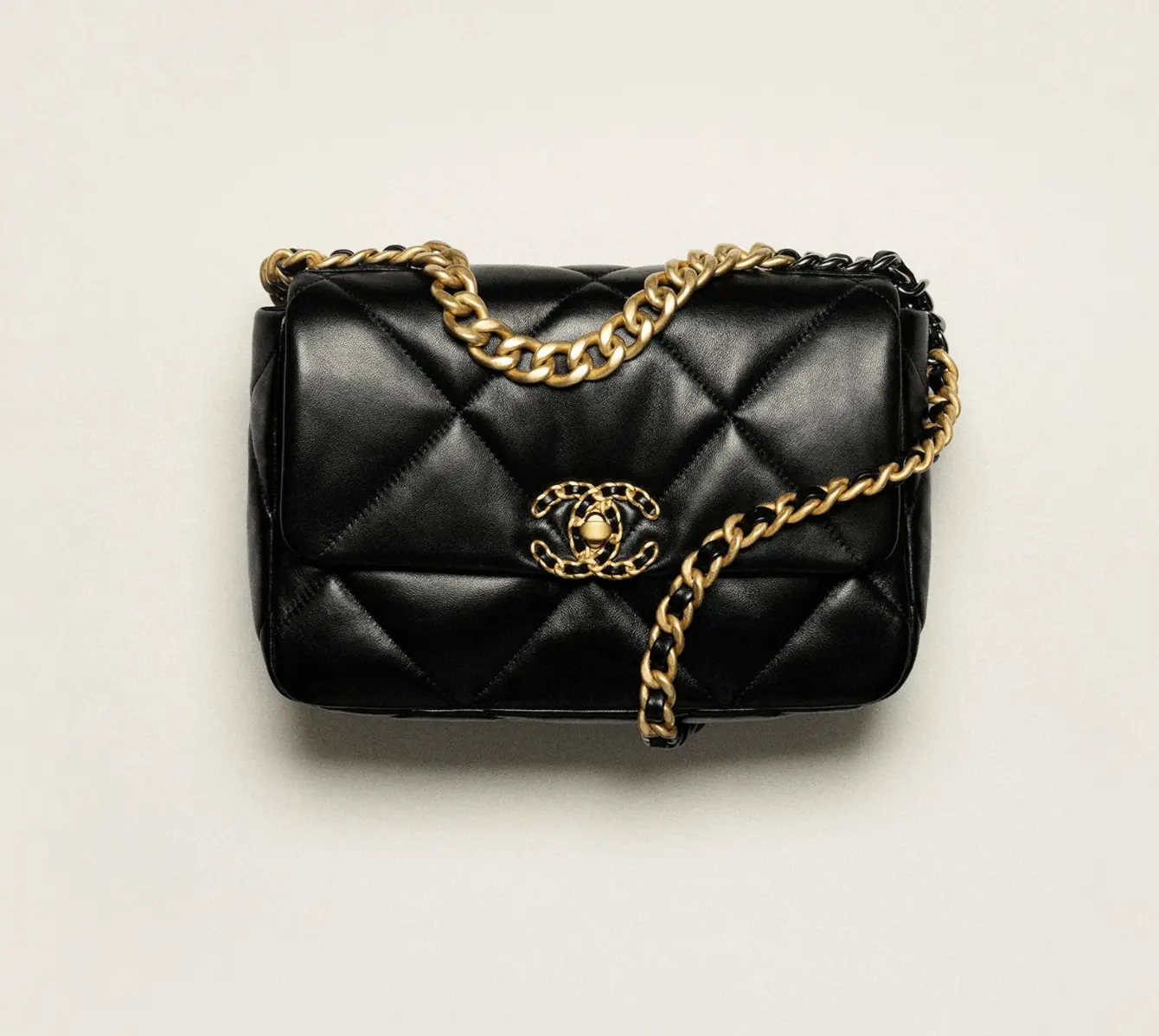 กระเป๋า chanel 19