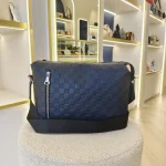 Louis Vuitton, Discovery Damier Infini Messenger Bag, PM, Blue, Very Good - Image 2