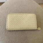 Bottega Veneta, Intrecciato Zip-Around Wallet , , Cream, Very Good - 图片 2