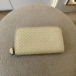 Bottega Veneta, Intrecciato Zip-Around Wallet , , Cream, Very Good - 图片 3