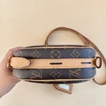 Louis Vuitton, Boite Chapeau Souple, MM, Brown, Very Good - Image 2