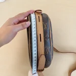 Louis Vuitton, Boite Chapeau Souple, MM, Brown, Very Good - Image 28