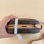 Louis Vuitton, Boite Chapeau Souple, MM, Brown, Very Good - Image 29