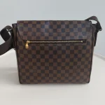 Louis Vuitton, District, MM, Brown, Very Good - Image 3