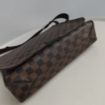 Louis Vuitton, District, MM, Brown, Very Good - Image 7