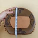 Louis Vuitton, Boîte Chapeau Souple MM, MM, Brown, Like New - Image 27