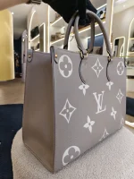 Louis Vuitton, OnTheGo MM, MM, Beige, Very Very  Good - Image 31