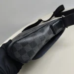 Louis Vuitton, District, PM, Black, Very Good - Image 18
