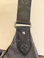 Louis Vuitton, bumbag maxi, , Black, Like New - Image 10
