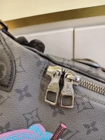Louis Vuitton, bumbag maxi, , Black, Like New - Image 13