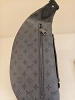 Louis Vuitton, bumbag maxi, , Black, Like New - Image 22