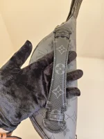 Louis Vuitton, bumbag maxi, , Black, Like New - Image 26