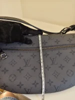 Louis Vuitton, bumbag maxi, , Black, Like New - Image 33