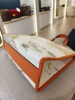 Gucci, Children's Animal Print Tote Bag , , Cream, Very Very  Good - Image 11
