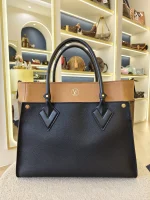 Louis Vuitton, On my Side, , Black, Very Like New - Image 4