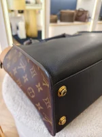 Louis Vuitton, On my Side, , Black, Very Like New - Image 17
