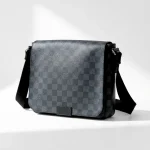 Louis Vuitton, District, PM, Black, Very Good