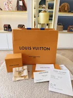 Louis Vuitton, Essential V Supple, , Gold, Like New - Image 2