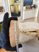 Louis Vuitton, Alma BB , BB, Cream, Very Like New - Image 30