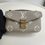 Louis Vuitton, Pochette Metis East West, , Beige, Very Like New - Image 3