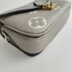 Louis Vuitton, Pochette Metis East West, , Beige, Very Like New - Image 13