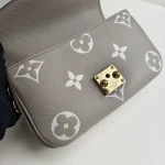 Louis Vuitton, Pochette Metis East West, , Beige, Very Like New - Image 17