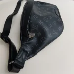 Louis Vuitton, Discovery Bumbag, PM, Black, Very Good - Image 3