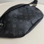 Louis Vuitton, Discovery Bumbag, PM, Black, Very Good - Image 4