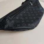Louis Vuitton, Discovery Bumbag, PM, Black, Very Good - Image 9