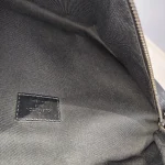 Louis Vuitton, Discovery Bumbag, PM, Black, Very Good - Image 25