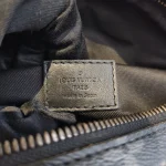Louis Vuitton, Discovery Bumbag, PM, Black, Very Good - Image 27