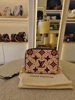 Louis Vuitton, Crafty Zippy Coin Purse, , Cream, Like New - Image 2