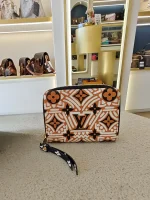 Louis Vuitton, Crafty Zippy Coin Purse, , Cream, Like New - Image 4