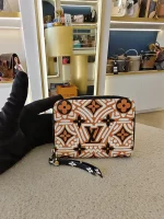 Louis Vuitton, Crafty Zippy Coin Purse, , Cream, Like New - Image 5