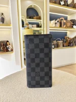 Louis Vuitton, Brazza Wallet, , Black, Good - Image 4