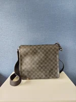 Louis Vuitton, District , MM, Black, Very Good - Image 6