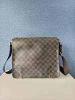 Louis Vuitton, District , MM, Black, Very Good - Image 8