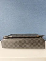 Louis Vuitton, District , MM, Black, Very Good - Image 18
