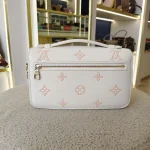 Louis Vuitton, Pochette Metis East West, , White, Very Very  Good - Image 3