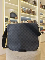 Louis Vuitton, Daniel, MM, Black, Very Very  Good - Image 3