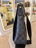 Louis Vuitton, Daniel, MM, Black, Very Very  Good - Image 17