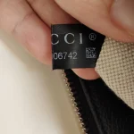 Gucci, Jumbo GG Messenger , Medium, Black, Like New - Image 33