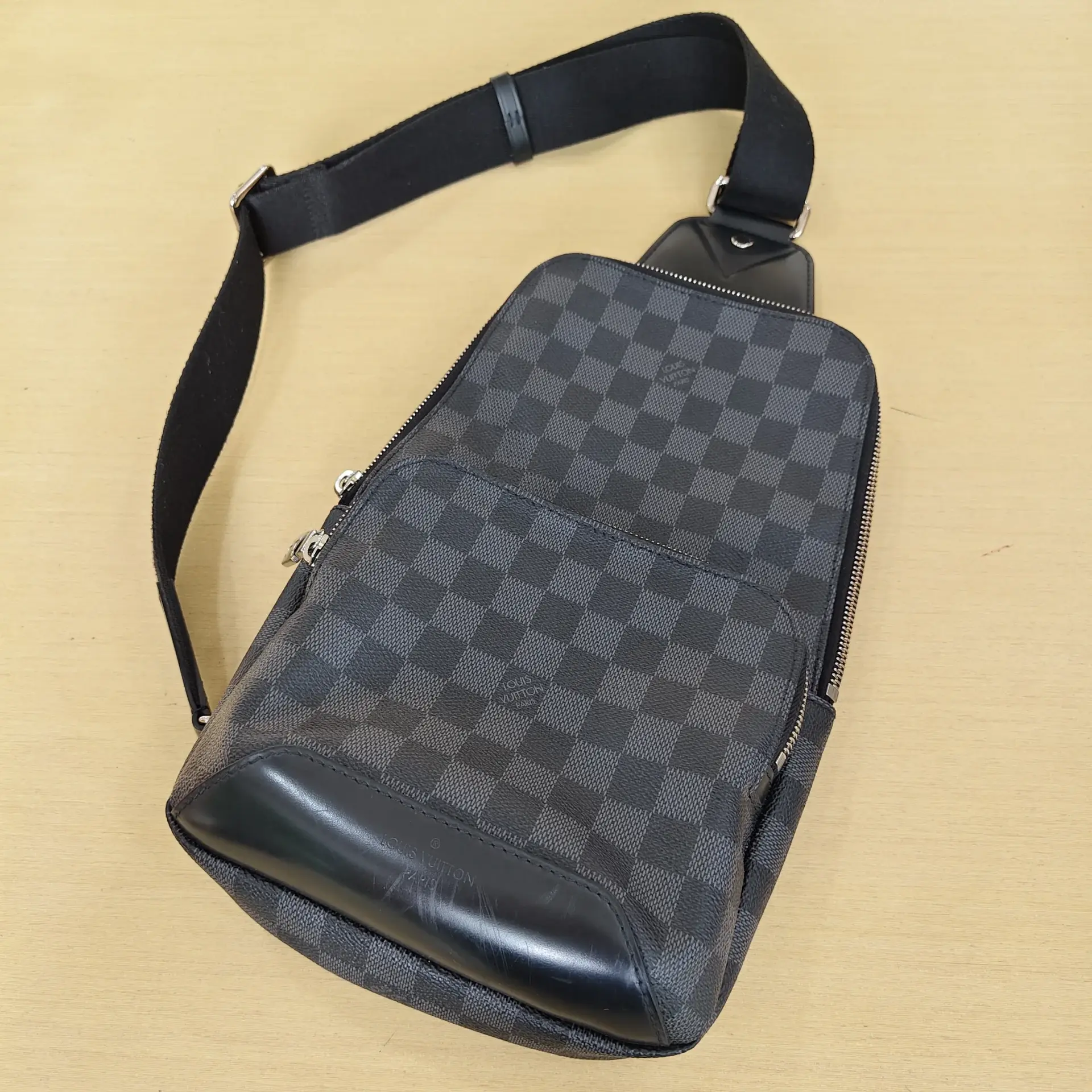Louis Vuitton Avenue Sling Bag