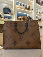 Louis Vuitton, 0n The Go , GM, Brown, Very Very  Good - Image 3