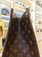 Louis Vuitton, 0n The Go , GM, Brown, Very Very  Good - Image 10