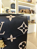 Louis Vuitton, Pochette Métis, MM, Black, Very Like New - Image 6