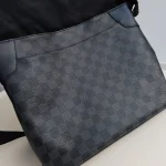 Louis Vuitton, District, MM, Black, Very Very  Good - Image 28