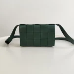 Bottega Veneta, Cassette Bag, Medium, Green, Very Good - Image 2