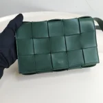 Bottega Veneta, Cassette Bag, Medium, Green, Very Good - Image 3